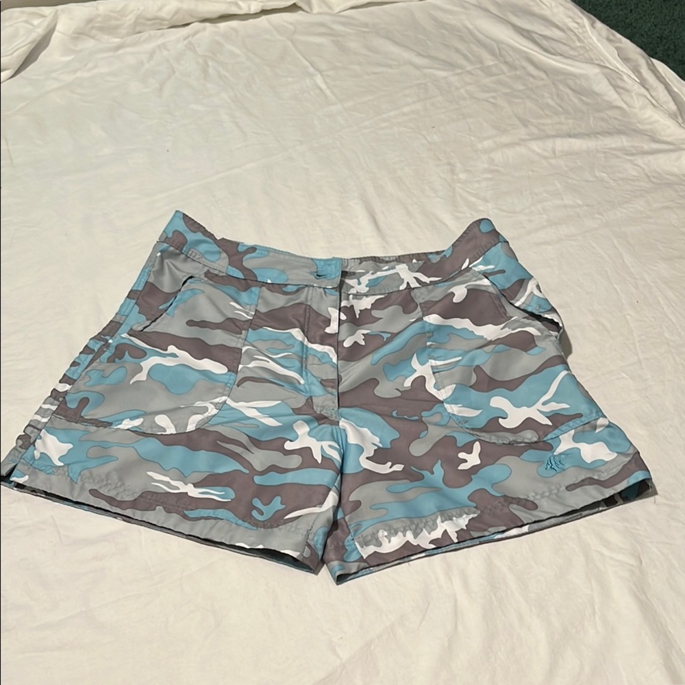 Guy Harvey Blue and Gray Camouflage Cargo Shorts Women’s Size 8 Nylon Stylish
